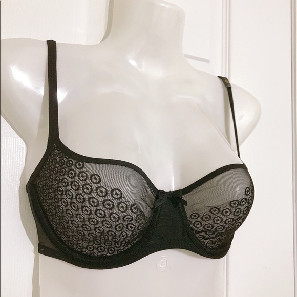 π₯ON SALEπ₯2/$33π₯ π Victoria Secret Unlined Balconnet Bra - Picture 2 of 7